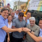 Flores recebe nova retroescavadeira para reforçar infraestrutura rural e urbana