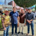 Marconi Santana marca presença na Missa do Vaqueiro em Santa Cruz da Baixa Verde e fortalece alianças no Sertão