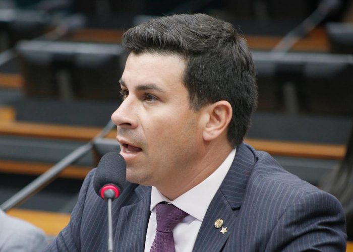 Deputado federal Carlos Veras (PT-PE) está entre os 100 mais influentes do Congresso Nacional