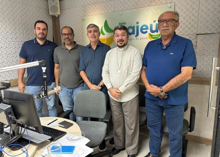 Prefeito de Ingazeira, Luciano Torres, anuncia pagamento de 50% do décimo terceiro salário dos servidores municipais