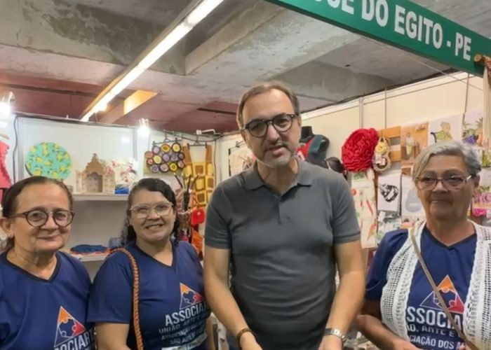 Gestão Fredson Brito apoia artesãs de São José do Egito na 25ª Fenearte, a maior feira de artesanato da América Latina
