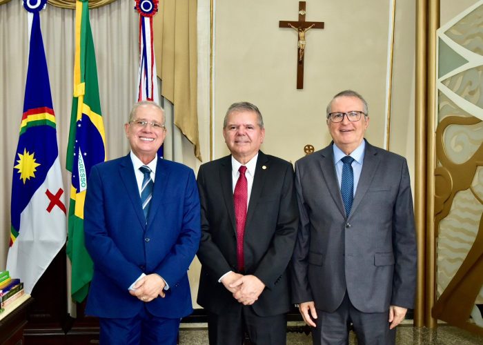 Fórum, Moradia Legal e título de cidadão pautam encontro entre Sávio Torres e o Presidente do TJPE