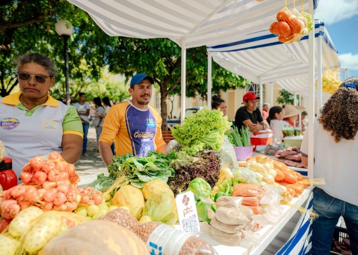 Solidão realiza a III Feira da Agricultura Familiar Evento contou com autoridades municipais, atrações culturais e sorteio de brindes, reforçando o compromisso com o homem e a mulher do campo.