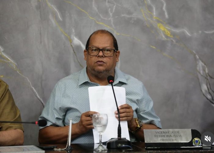 Presidente da Câmara de Afogados encerra grupo de WhatsApp e suspende sessões por uma semana