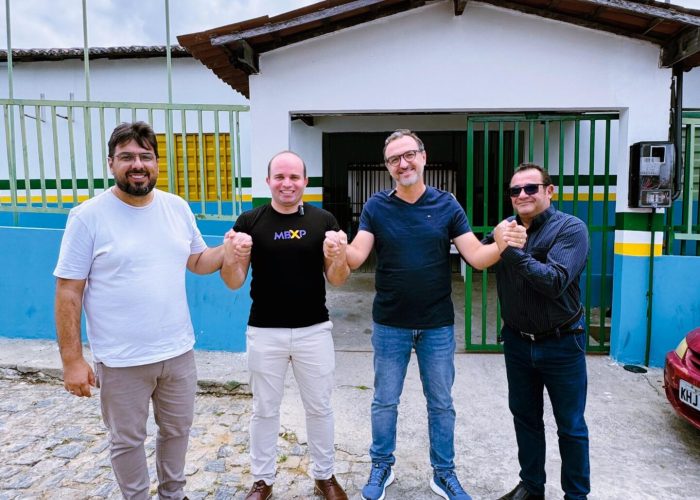 Prefeito Fredson Brito recebe síndico do Moda Center para tratar de parceria em São José do Egito