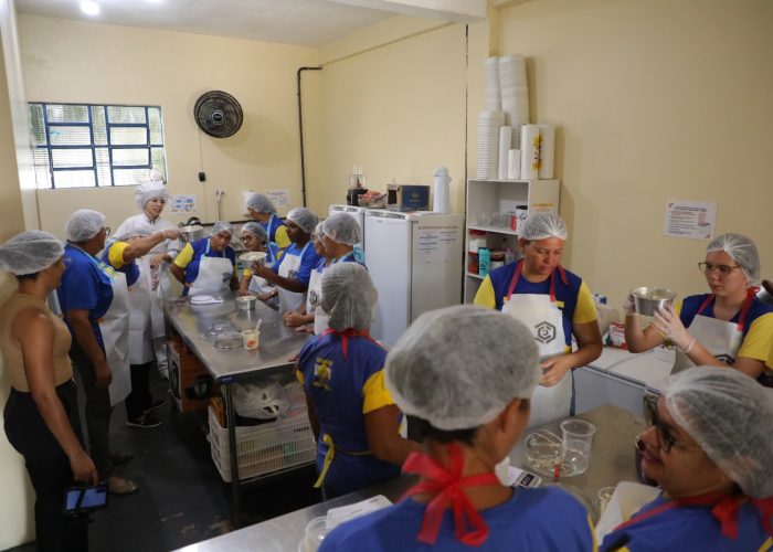 Prefeitura apoia capacitação de mulheres em Confeitaria em parceria com a Codevasf