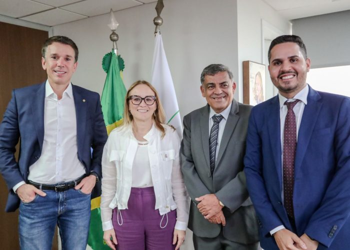 Prefeito Delson Lustosa e deputado Felipe Carreras garantem retomada da construção de escola em Santa Terezinha