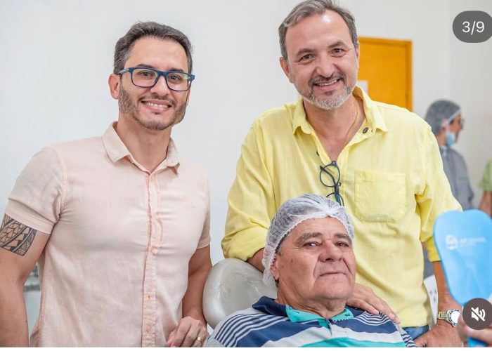 Prefeito Fredson Brito acompanha mutirão de próteses dentárias ao lado do secretário de Saúde Dr. Hugo Rabelo