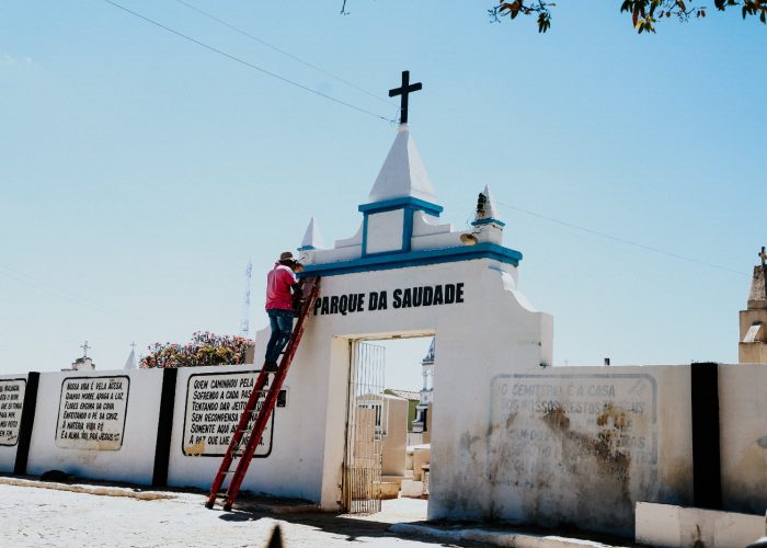 Prefeitura de Tabira revitaliza cemitérios municipais para o Dia de Finados