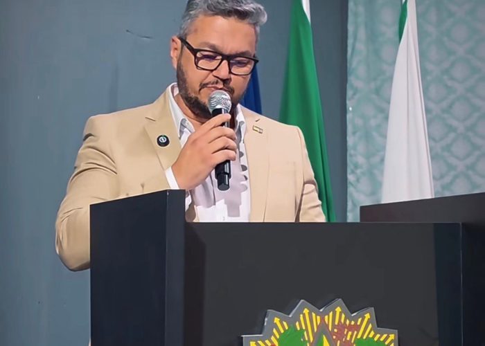 Prefeito Diógenes Patriota recebe Prêmio Referência 2025 em São José do Egito