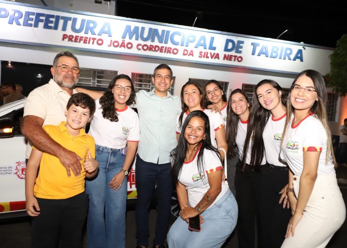 Com marca histórica, Prefeitura de Tabira chega a 13 veículos entregues em 2025