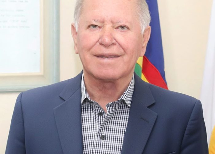 Prefeito de Iguaracy, Dr. Pedro Alves, anuncia convocação dos aprovados no concurso público e divulga cronograma oficial