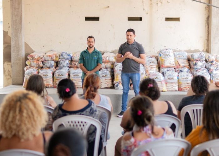 Prefeitura de Solidão recebe 201 kits de cestas básicas do Governo Federal para famílias em vulnerabilidade