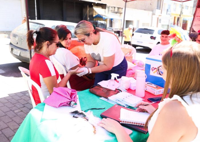 “Carnaval da Saúde” na feira livre abre programação preventiva em Tabira