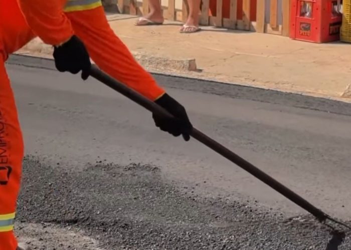 Prefeito Aldo Lustosa acompanha obras de pavimentação e anuncia nova praça em Imaculada/PB